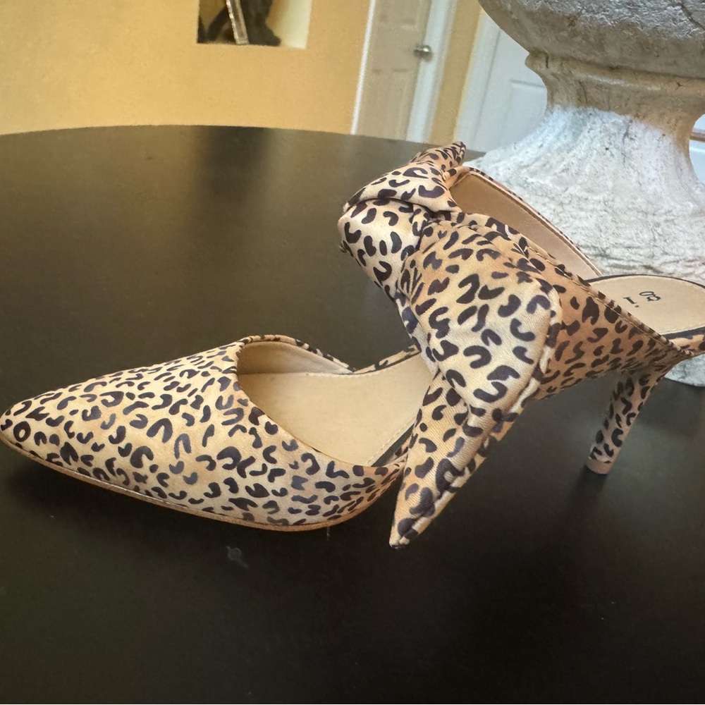 Gianni Bini Leopard Print Women's Heels. Never Worn.